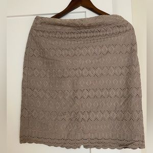 ANN TAYLOR Eyelet Skirt - Sz. 6